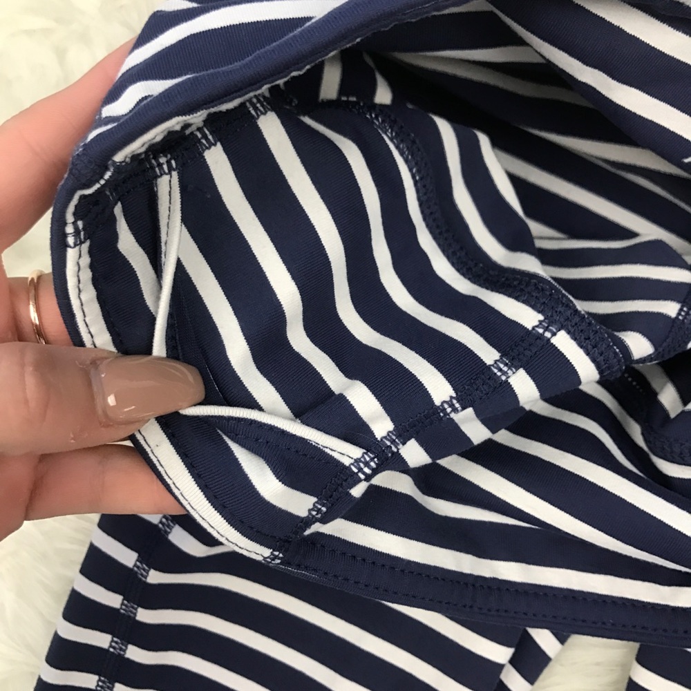 Athleta • Blue Striped Chaturanga Cropped Leggings - Picture 5 of 8